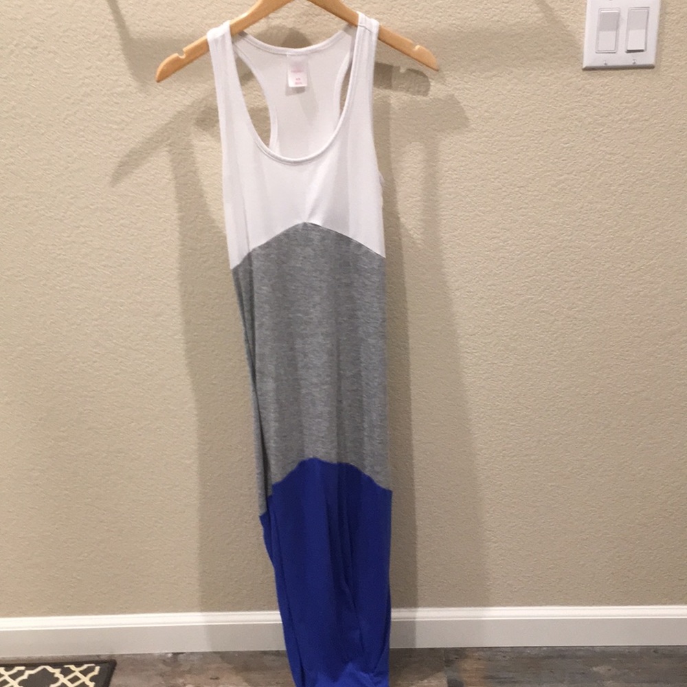 Sleeveless color block dress